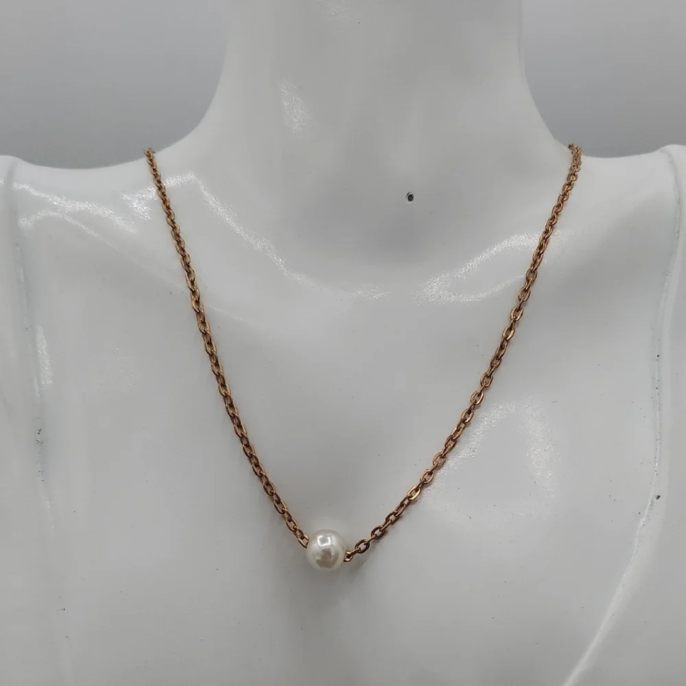 Elegant Gold Tone Lonely Pearl Necklace 22 Inch N3905